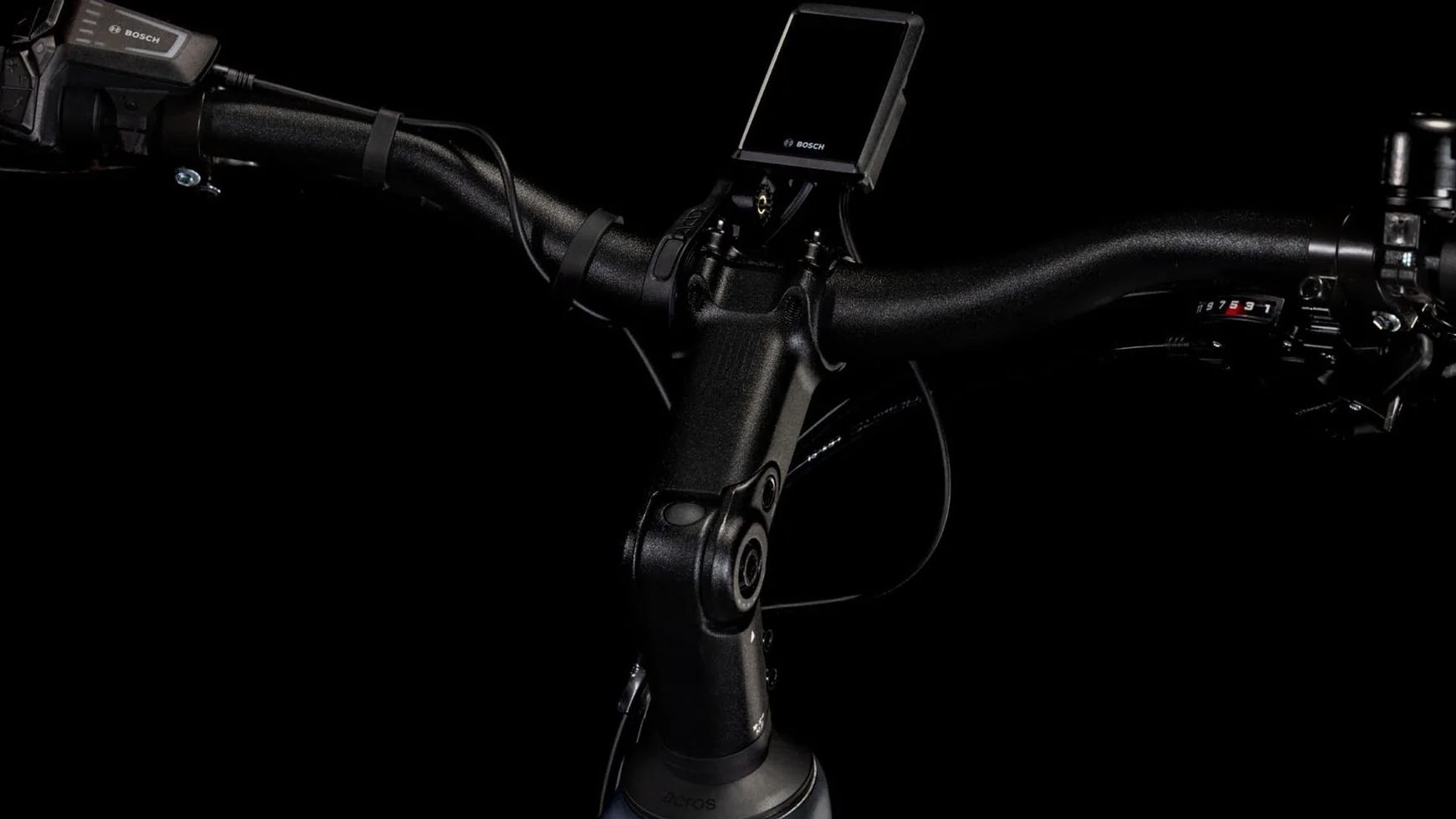 Cube Touring Hybrid Pro 625 WA - Image 2